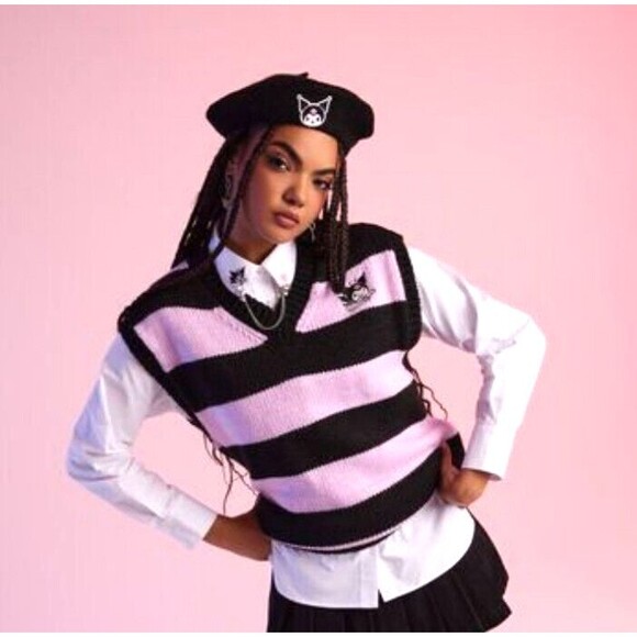 HELLO KITTY FRIENDS x FOREVER 21 Kuromi Striped Sweater Vest Pink Black Sz Small - Picture 1 of 6